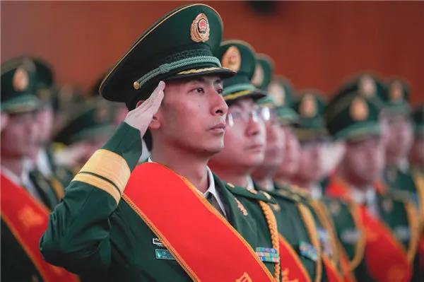 央廣軍事短評丨自主擇業(yè)軍轉干部：戎裝雖解，軍魂猶在，歲月流逝，本色不改-云南能投軍創(chuàng  )產(chǎn)業(yè)投資有限公司