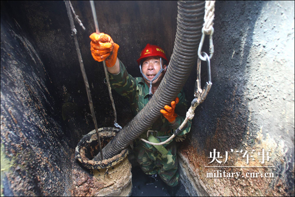 張喜忠：從掏糞工到國慶觀(guān)禮臺嘉賓，“北漂”退伍老兵的人生逆襲-云南能投軍創(chuàng  )產(chǎn)業(yè)投資有限公司