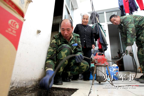 張喜忠：從掏糞工到國慶觀(guān)禮臺嘉賓，“北漂”退伍老兵的人生逆襲-云南能投軍創(chuàng  )產(chǎn)業(yè)投資有限公司