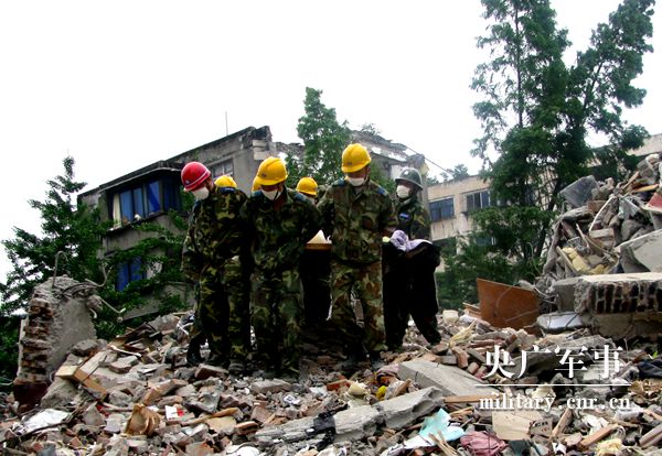 張喜忠：從掏糞工到國慶觀(guān)禮臺嘉賓，“北漂”退伍老兵的人生逆襲-云南能投軍創(chuàng  )產(chǎn)業(yè)投資有限公司