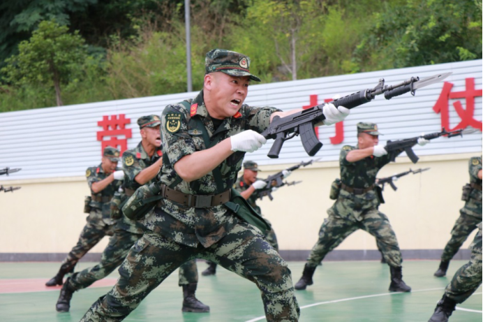 50年后，應到13人，實(shí)到13人！-云南能投軍創(chuàng  )產(chǎn)業(yè)投資有限公司