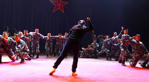 03.jpg 韓靜:傾情國防推后浪-云南能投軍創(chuàng )產(chǎn)業(yè)投資有限公司