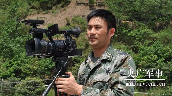 何苦：走進(jìn)山城“棒棒軍”，記錄負重前行的力量-云南能投軍創(chuàng  )產(chǎn)業(yè)投資有限公司