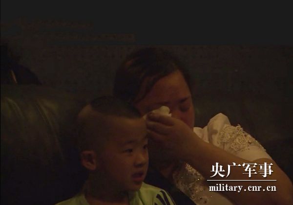 何苦：走進(jìn)山城“棒棒軍”，記錄負重前行的力量-云南能投軍創(chuàng  )產(chǎn)業(yè)投資有限公司