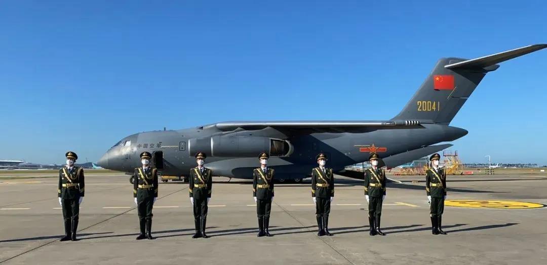 運-20接英雄回家，編號體現祖國對烈士們的無(wú)上尊崇-云南能投軍創(chuàng  )產(chǎn)業(yè)投資有限公司