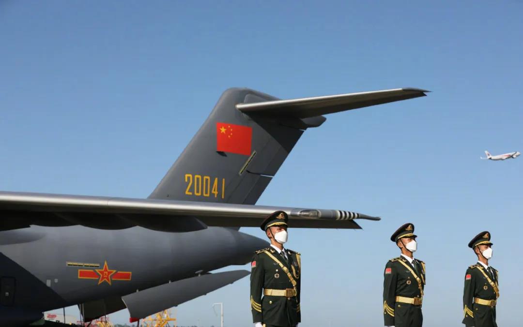 運-20接英雄回家，編號體現祖國對烈士們的無(wú)上尊崇-云南能投軍創(chuàng  )產(chǎn)業(yè)投資有限公司