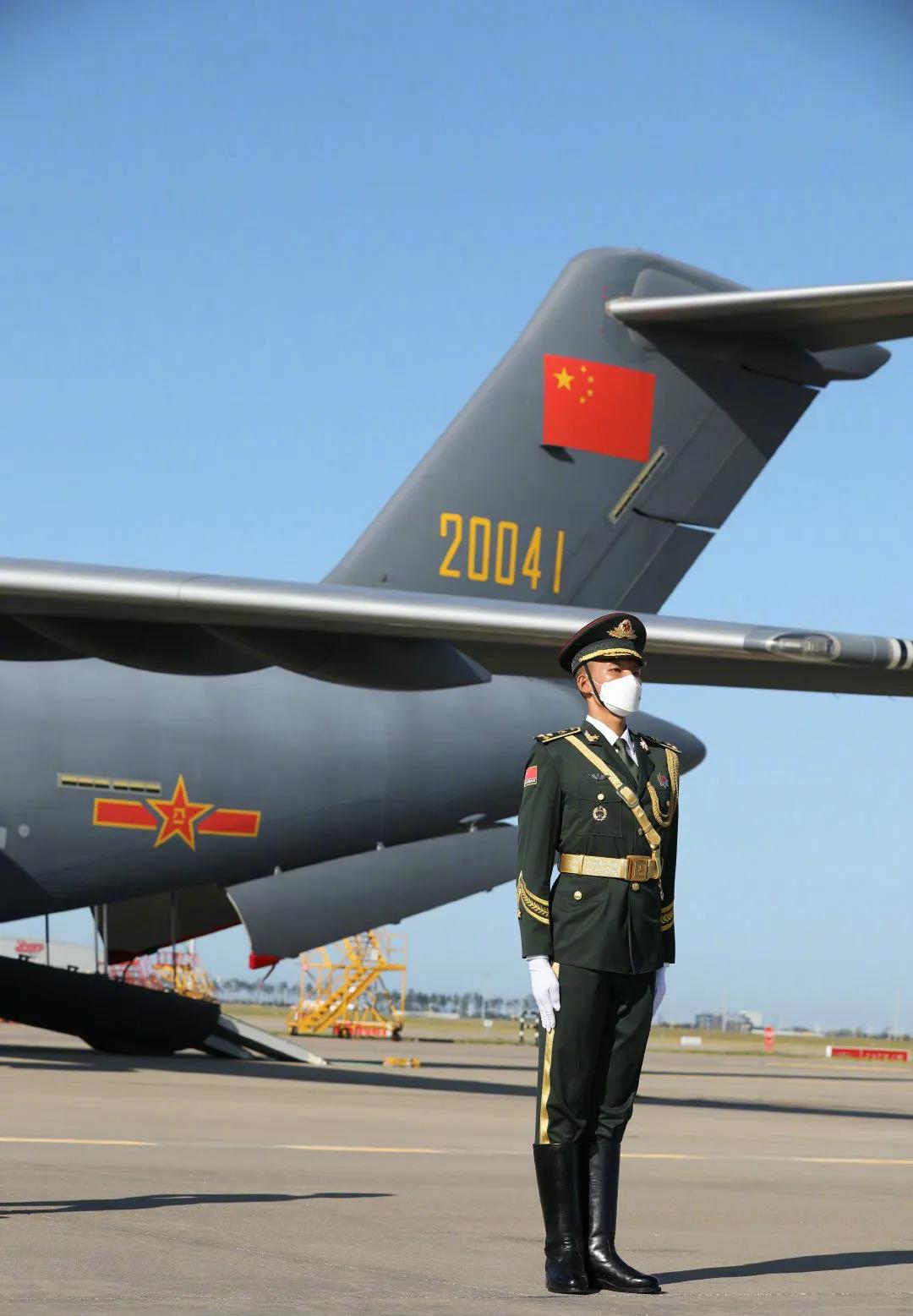 運-20接英雄回家，編號體現祖國對烈士們的無(wú)上尊崇-云南能投軍創(chuàng  )產(chǎn)業(yè)投資有限公司