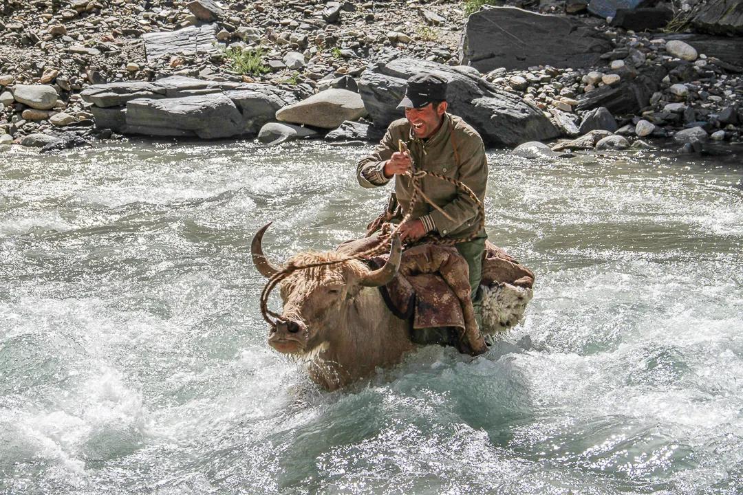 紀念我的戰友，拉齊尼·巴依卡-云南能投軍創(chuàng  )產(chǎn)業(yè)投資有限公司