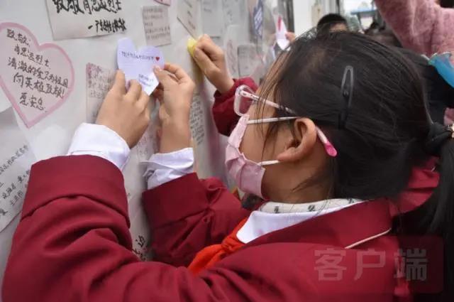 為國捐軀，國人銘記！數萬(wàn)群眾赴延津祭奠戍邊英烈肖思遠-云南能投軍創(chuàng  )產(chǎn)業(yè)投資有限公司