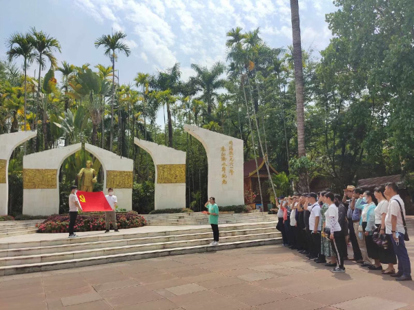 圖片1 黨史學(xué)習教育 | 西雙版納州退役軍人事務(wù)局黨支部開(kāi)展“尋訪(fǎng)足跡·重溫記憶”主題黨日活動(dòng)-云南能投軍創(chuàng )產(chǎn)業(yè)投資有限公司