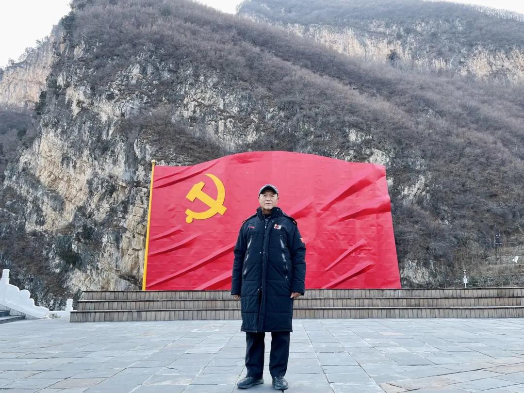 了不起的退役軍人丨71歲退伍老兵“說(shuō)唱”15年，這首歌，請加入你的年度歌單！-云南能投軍創(chuàng  )產(chǎn)業(yè)投資有限公司