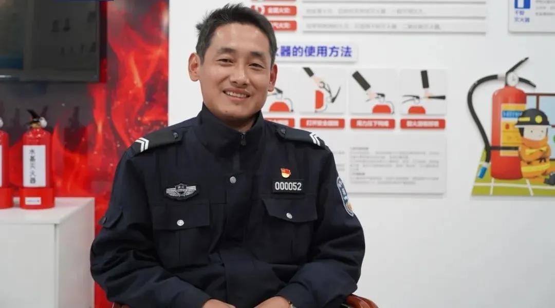 警察節！致敬了不起的退役軍人警察-云南能投軍創(chuàng  )產(chǎn)業(yè)投資有限公司