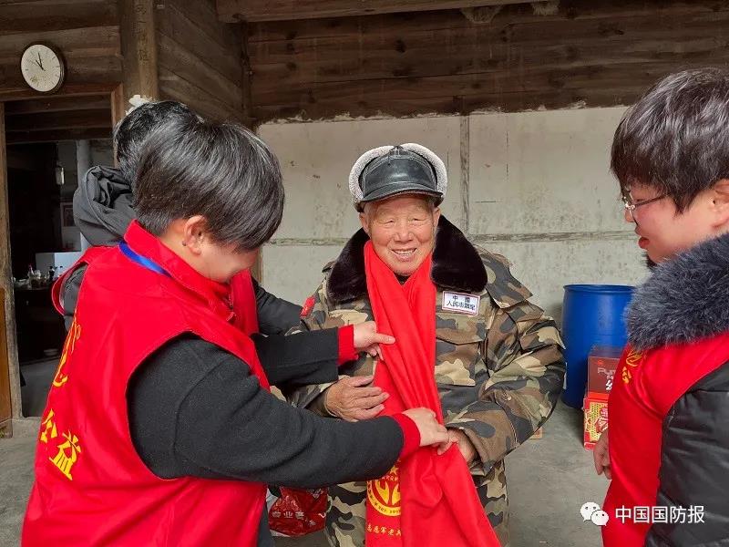 關(guān)愛(ài)老兵，你我同行-云南能投軍創(chuàng  )產(chǎn)業(yè)投資有限公司