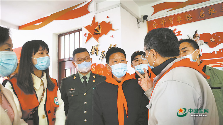 學(xué)雷鋒志愿服務(wù)牽手基層雙擁-云南能投軍創(chuàng  )產(chǎn)業(yè)投資有限公司