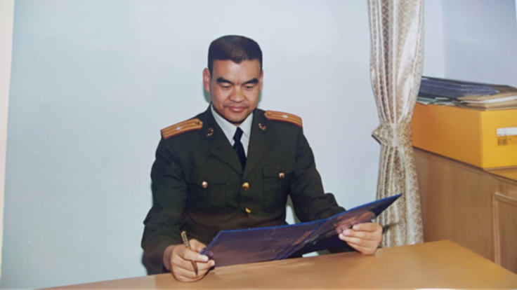 被質(zhì)疑“出風(fēng)頭”“作秀”的參戰老兵，堅持義務(wù)支教十余年-云南能投軍創(chuàng  )產(chǎn)業(yè)投資有限公司