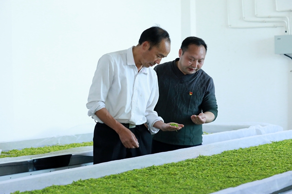 貴州劍河：上陣“父子兵” 逐夢(mèng)前行不停歇-云南能投軍創(chuàng  )產(chǎn)業(yè)投資有限公司