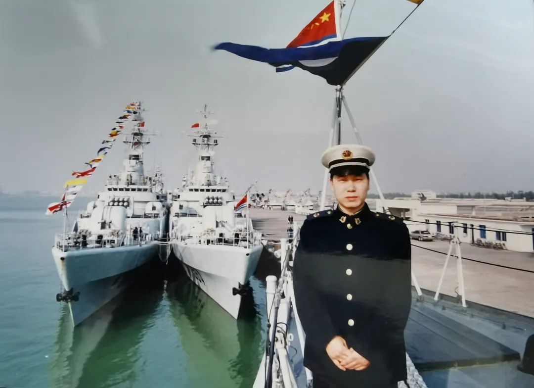 了不起的退役軍人丨40歲從軍醫“跨界”到海關(guān)，他竟還能年年拿第一！-云南能投軍創(chuàng  )產(chǎn)業(yè)投資有限公司