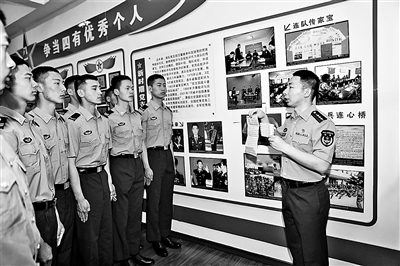 33封信，33張匯款單，見(jiàn)證第80集團軍某旅“紅一連”老兵劉海峰的忠誠與擔當——
 他還是那個(gè)“精神富足”的兵-云南能投軍創(chuàng  )產(chǎn)業(yè)投資有限公司