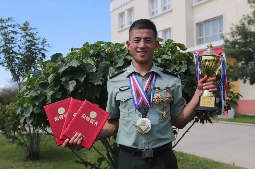 提干！從農民工到一等功！-云南能投軍創(chuàng  )產(chǎn)業(yè)投資有限公司