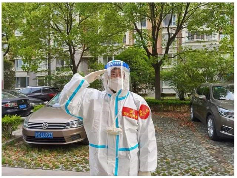 309c236f8c7b23e2ce9f27.jpeg 永不退役的軍魂——退役軍人李鋒抗疫事跡-云南能投軍創(chuàng )產(chǎn)業(yè)投資有限公司