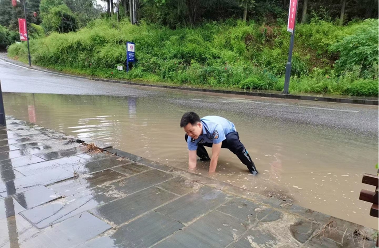 厲害了！這名退役軍人成為“全國特級優(yōu)秀人民警察”-云南能投軍創(chuàng  )產(chǎn)業(yè)投資有限公司