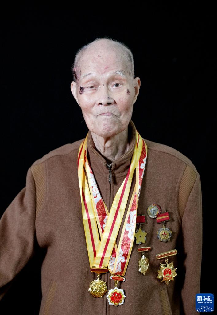 浴血榮光丨致敬抗戰老戰士——劉炳林-云南能投軍創(chuàng  )產(chǎn)業(yè)投資有限公司