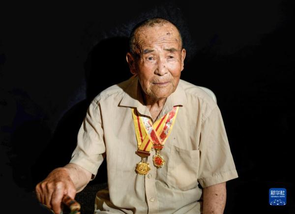 浴血榮光丨致敬抗戰老戰士——張相林-云南能投軍創(chuàng  )產(chǎn)業(yè)投資有限公司