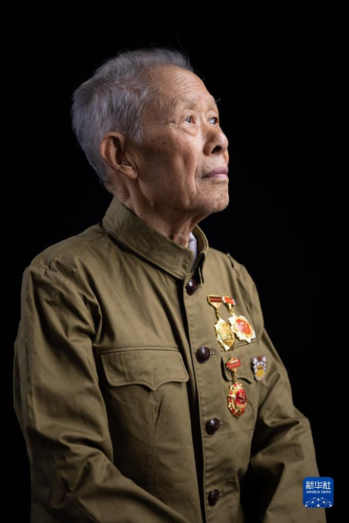 浴血榮光丨致敬抗戰老戰士——任永華-云南能投軍創(chuàng  )產(chǎn)業(yè)投資有限公司