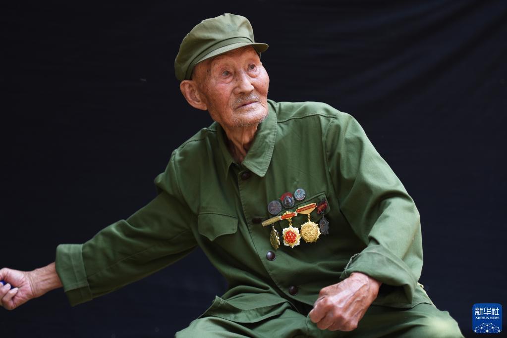 浴血榮光丨致敬抗戰老戰士——張德運-云南能投軍創(chuàng  )產(chǎn)業(yè)投資有限公司