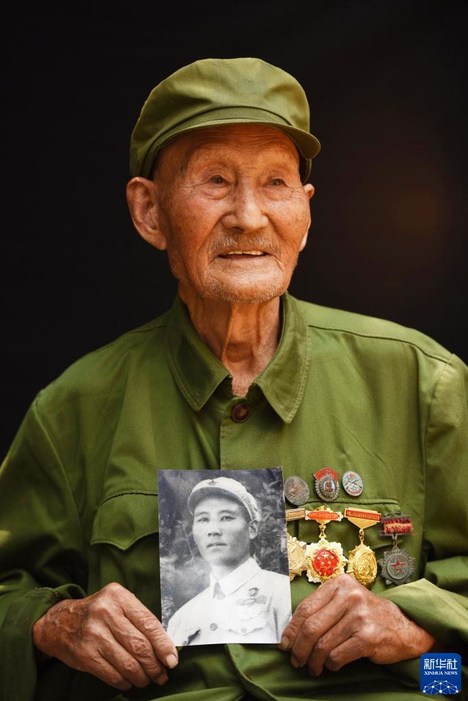 浴血榮光丨致敬抗戰老戰士——張德運-云南能投軍創(chuàng  )產(chǎn)業(yè)投資有限公司