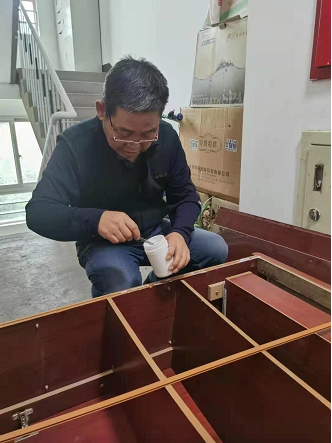 天有一雙手——記軍休干部吳建德義務(wù)為民服務(wù)11年-云南能投軍創(chuàng  )產(chǎn)業(yè)投資有限公司