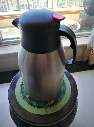 天有一雙手——記軍休干部吳建德義務(wù)為民服務(wù)11年-云南能投軍創(chuàng  )產(chǎn)業(yè)投資有限公司