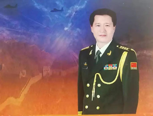 天有一雙手——記軍休干部吳建德義務(wù)為民服務(wù)11年-云南能投軍創(chuàng  )產(chǎn)業(yè)投資有限公司