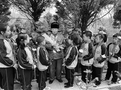 640.jpeg 鴨綠江畔聆聽(tīng)歷史回響——遼寧省丹東市軍地聯(lián)合挖掘保護抗美援朝遺址紀實(shí)-云南能投軍創(chuàng )產(chǎn)業(yè)投資有限公司