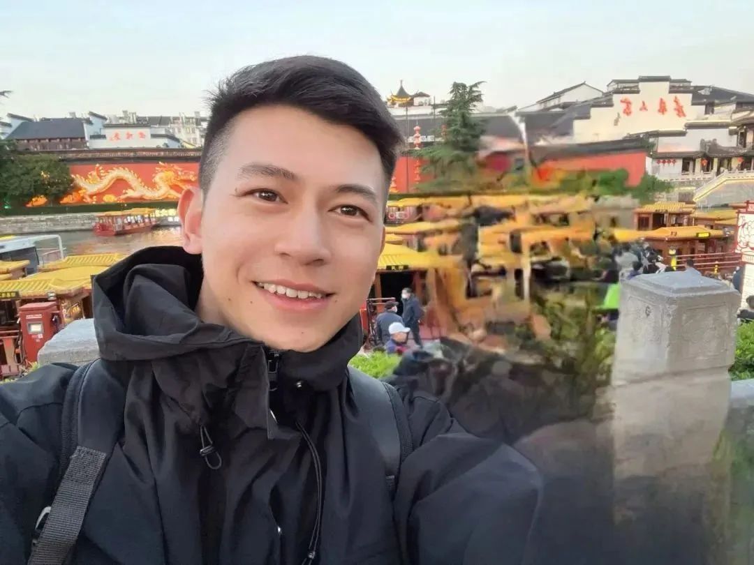 從橋上一躍而下！退役軍人孫逸超，你太帥了！-云南能投軍創(chuàng  )產(chǎn)業(yè)投資有限公司