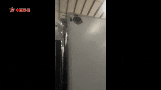 梅大高速上的退役軍人身影-云南能投軍創(chuàng  )產(chǎn)業(yè)投資有限公司