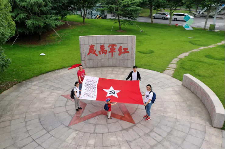 2024，致敬那些溫暖了歲月的老兵-云南能投軍創(chuàng  )產(chǎn)業(yè)投資有限公司